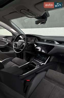 Внедорожник / Кроссовер Audi e-tron Sportback 2021 в 