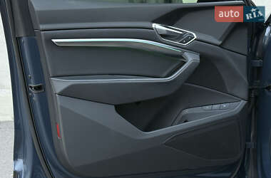 Позашляховик / Кросовер Audi e-tron Sportback 2021 в  фото 25 Позашляховик / Кросовер Audi e-tron Sportback 2021 в