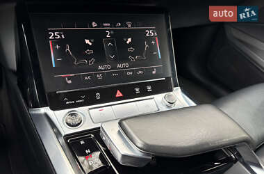 Внедорожник / Кроссовер Audi e-tron Sportback 2021 в 
