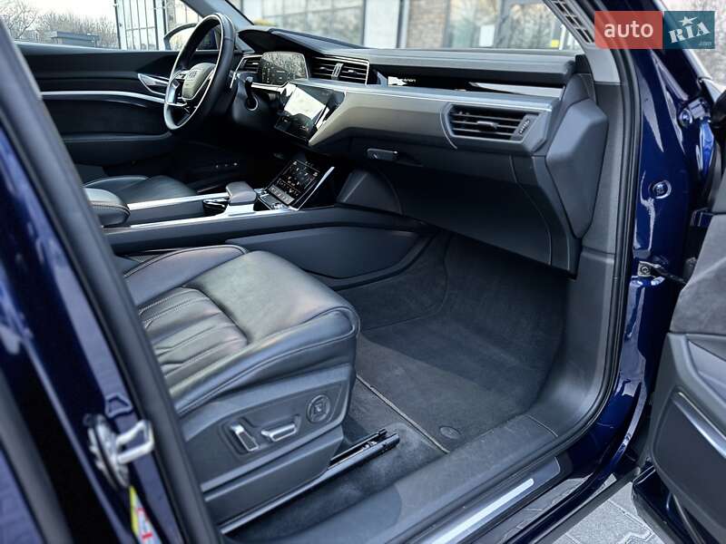 Позашляховик / Кросовер Audi e-tron Sportback 2021 в Тернополі