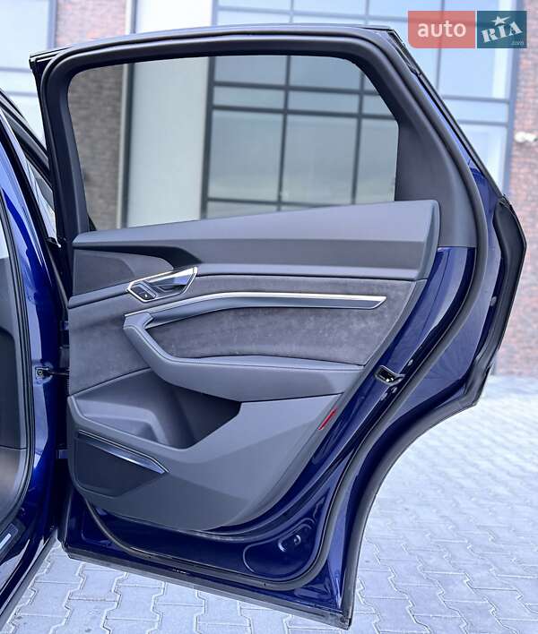 Позашляховик / Кросовер Audi e-tron Sportback 2021 в Тернополі