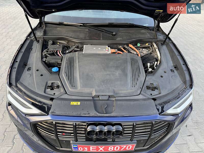 Позашляховик / Кросовер Audi e-tron Sportback 2021 в Тернополі