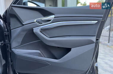 Позашляховик / Кросовер Audi e-tron Sportback 2020 в  фото 40 Позашляховик / Кросовер Audi e-tron Sportback 2020 в