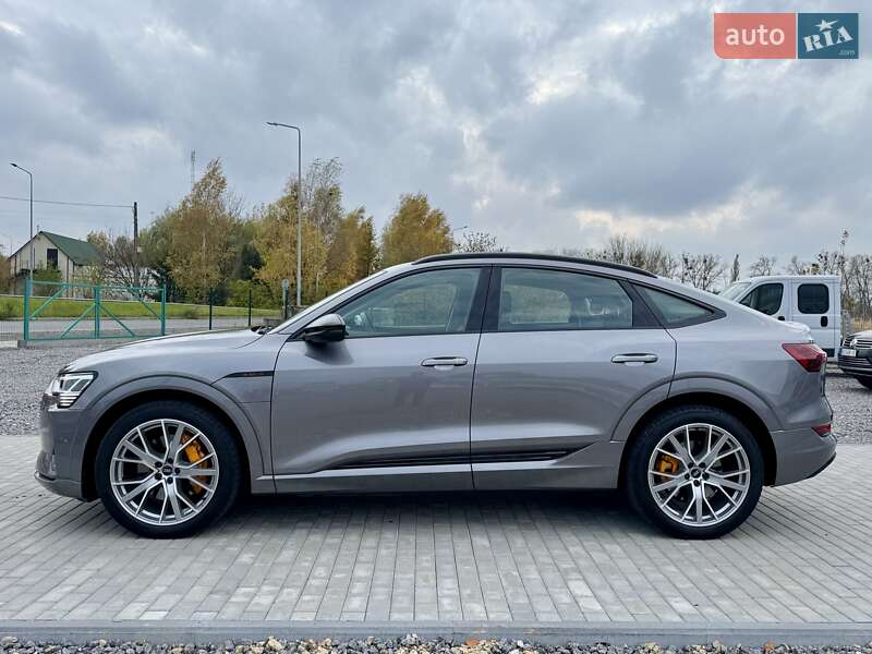 Позашляховик / Кросовер Audi e-tron Sportback 2022 в Хмельницькому