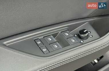 Внедорожник / Кроссовер Audi e-tron Sportback 2022 в 