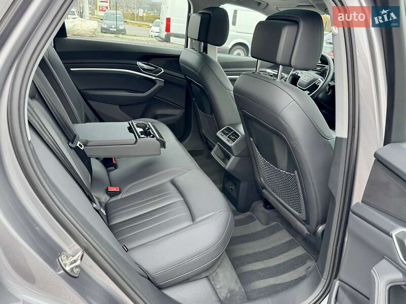 Позашляховик / Кросовер Audi e-tron Sportback 2022 в Хмельницькому