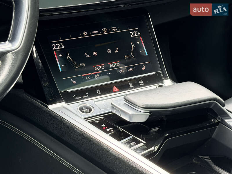 Позашляховик / Кросовер Audi e-tron Sportback 2020 в Дрогобичі