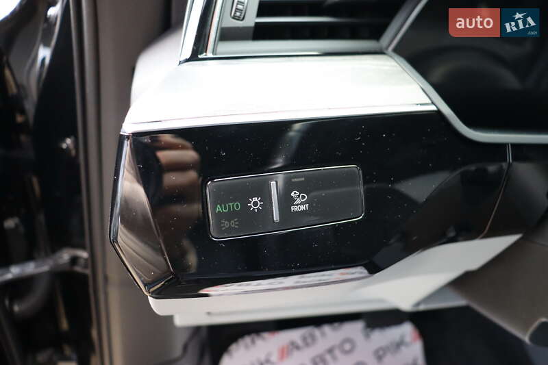 Позашляховик / Кросовер Audi e-tron Sportback 2023 в Львові