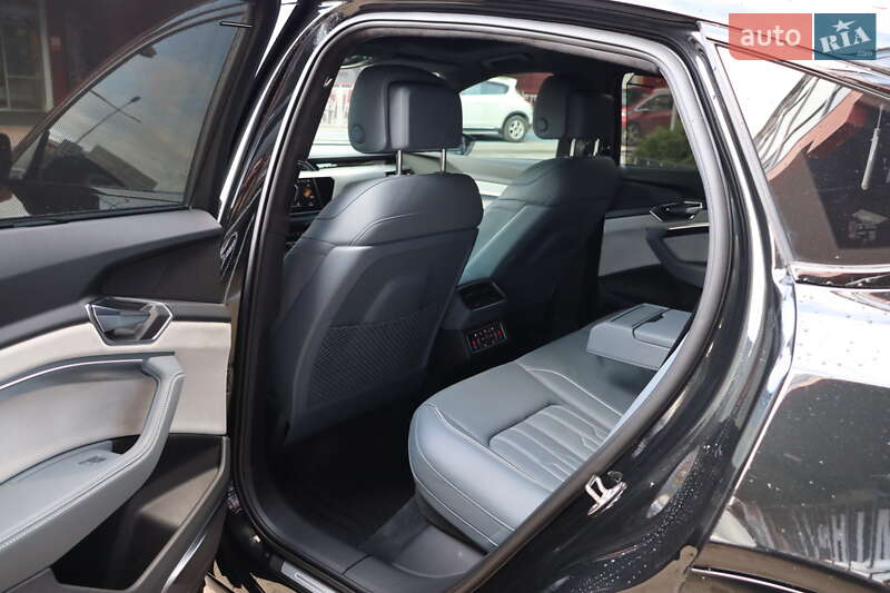 Позашляховик / Кросовер Audi e-tron Sportback 2023 в Львові