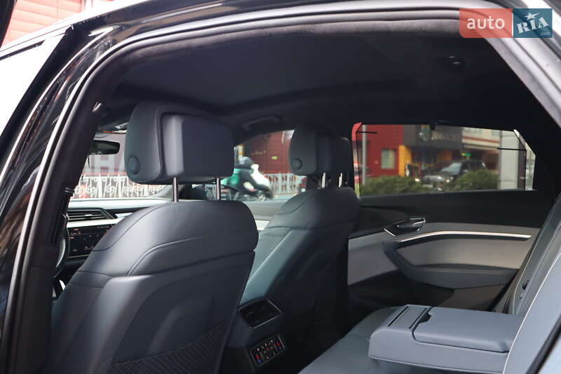 Позашляховик / Кросовер Audi e-tron Sportback 2023 в Львові