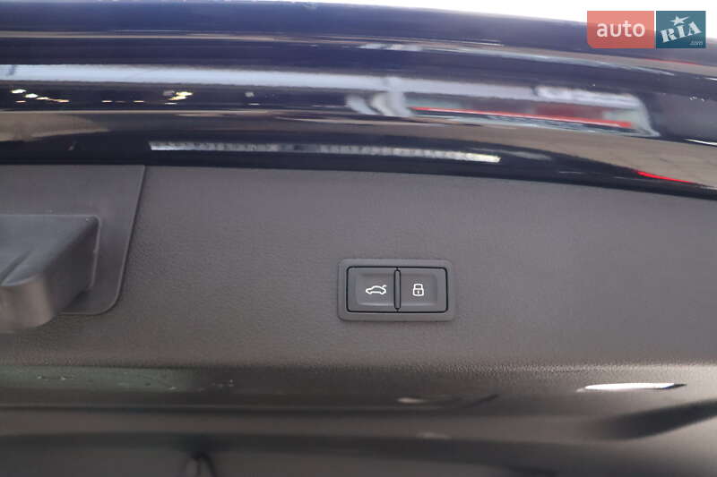 Позашляховик / Кросовер Audi e-tron Sportback 2023 в Львові