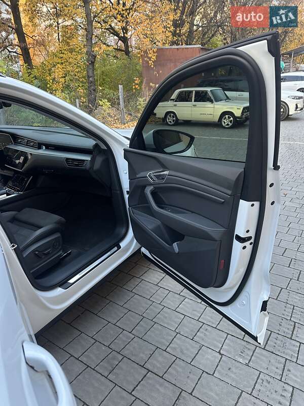 Позашляховик / Кросовер Audi e-tron Sportback 2022 в Тернополі