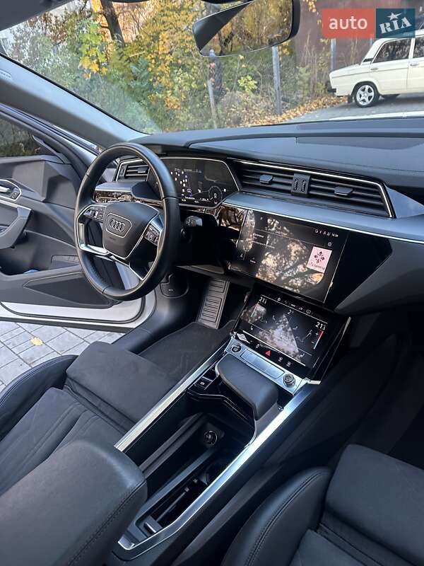 Позашляховик / Кросовер Audi e-tron Sportback 2022 в Тернополі