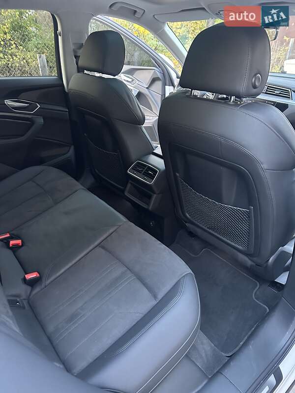 Позашляховик / Кросовер Audi e-tron Sportback 2022 в Тернополі