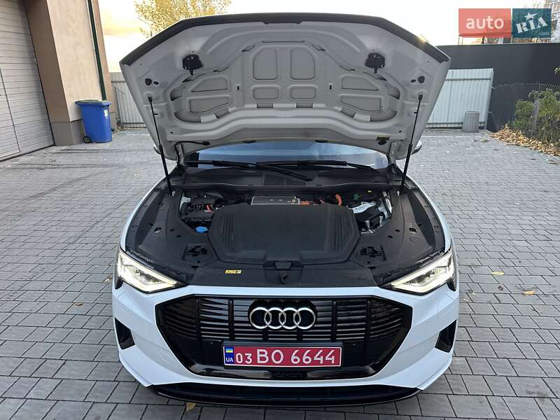 Позашляховик / Кросовер Audi e-tron Sportback 2022 в Тернополі