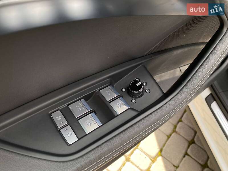 Внедорожник / Кроссовер Audi e-tron Sportback 2022 в Львове