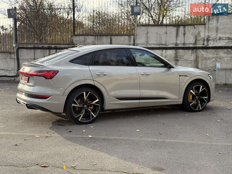 Внедорожник / Кроссовер Audi e-tron Sportback 2021 в Ровно
