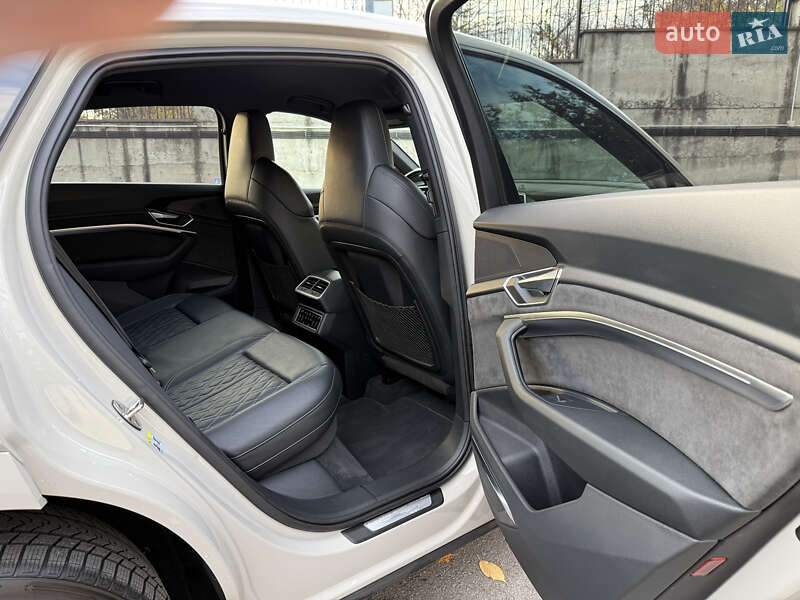 Внедорожник / Кроссовер Audi e-tron Sportback 2021 в Ровно