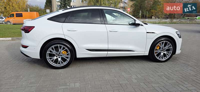 Позашляховик / Кросовер Audi e-tron Sportback 2023 в Тернополі