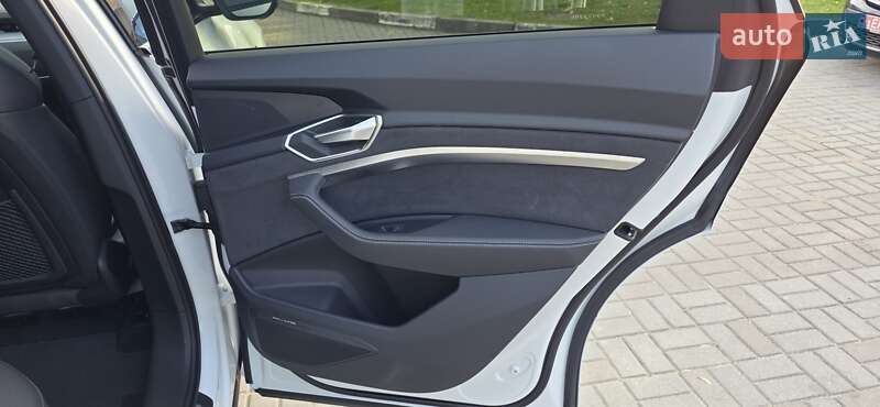 Позашляховик / Кросовер Audi e-tron Sportback 2023 в Тернополі