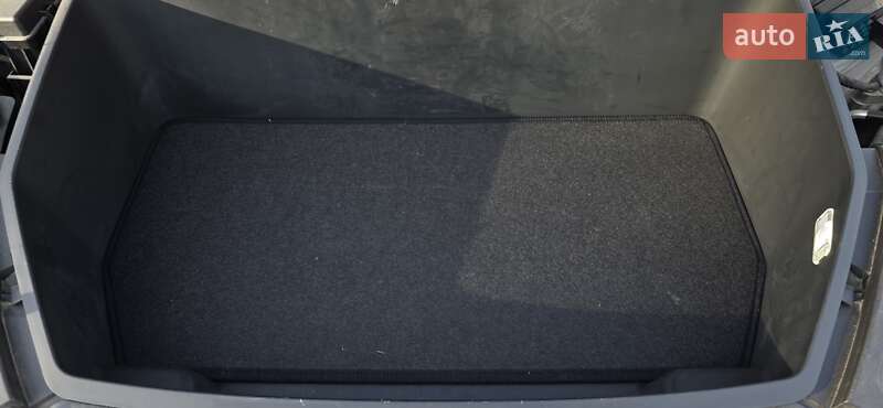 Позашляховик / Кросовер Audi e-tron Sportback 2023 в Тернополі