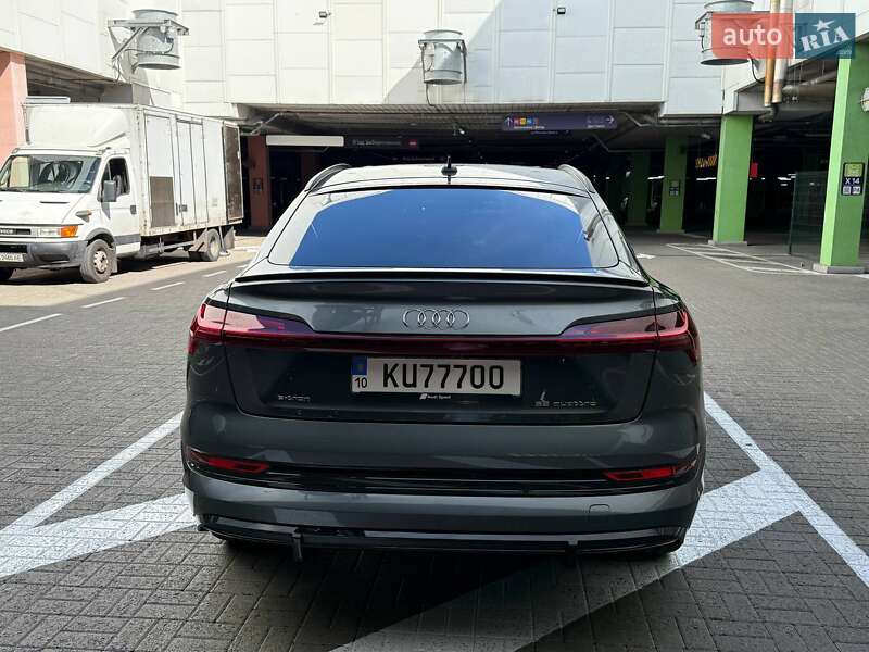 Позашляховик / Кросовер Audi e-tron Sportback 2021 в Києві