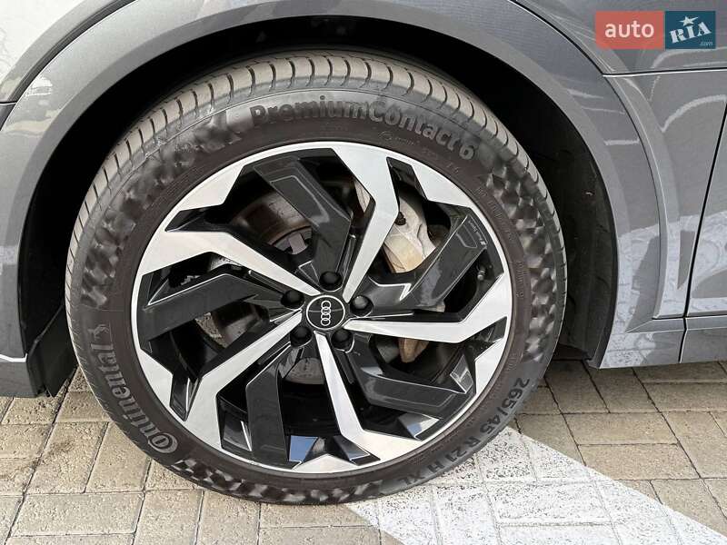 Позашляховик / Кросовер Audi e-tron Sportback 2021 в Києві