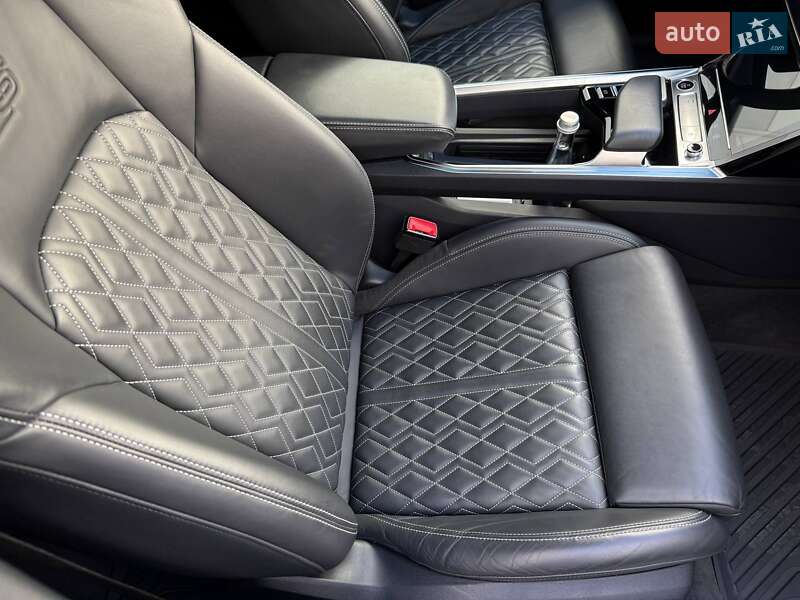 Позашляховик / Кросовер Audi e-tron Sportback 2021 в Києві