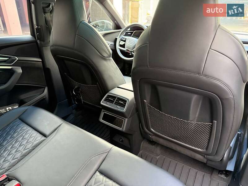 Позашляховик / Кросовер Audi e-tron Sportback 2021 в Києві