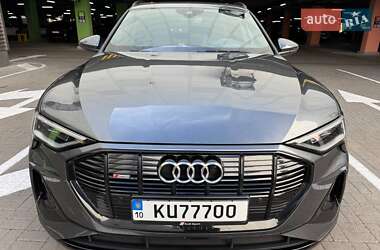 Позашляховик / Кросовер Audi e-tron Sportback 2021 в Києві