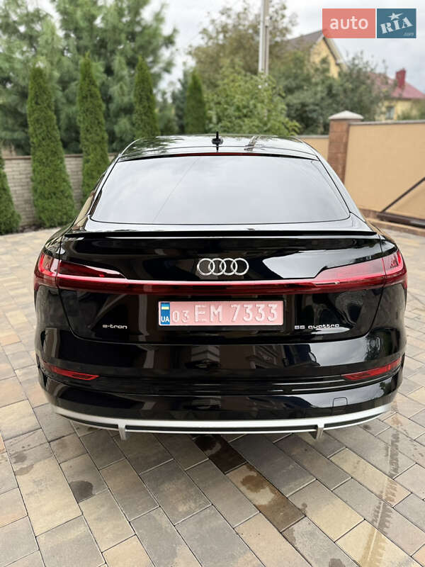 Позашляховик / Кросовер Audi e-tron Sportback 2023 в Чернівцях