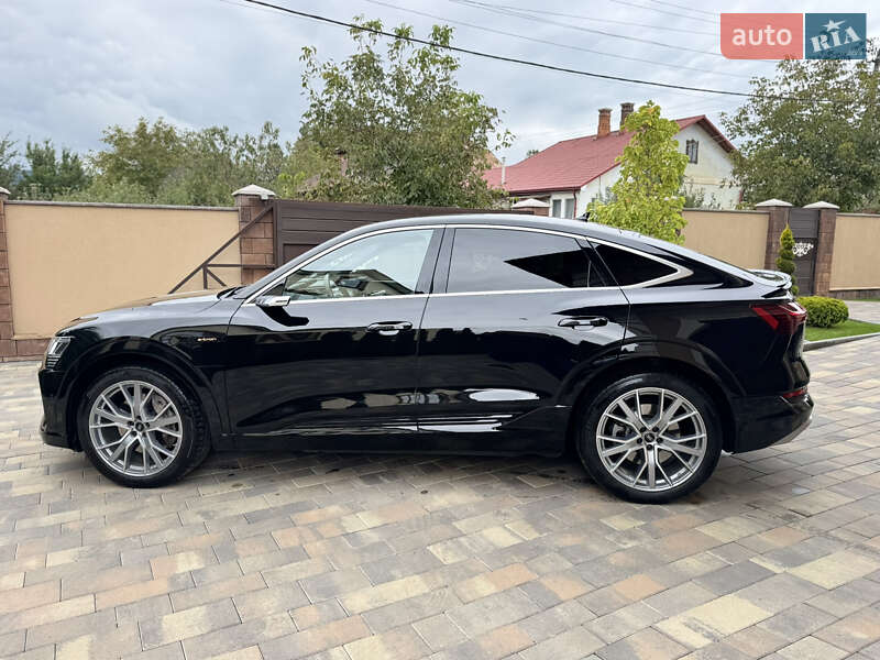 Позашляховик / Кросовер Audi e-tron Sportback 2023 в Чернівцях