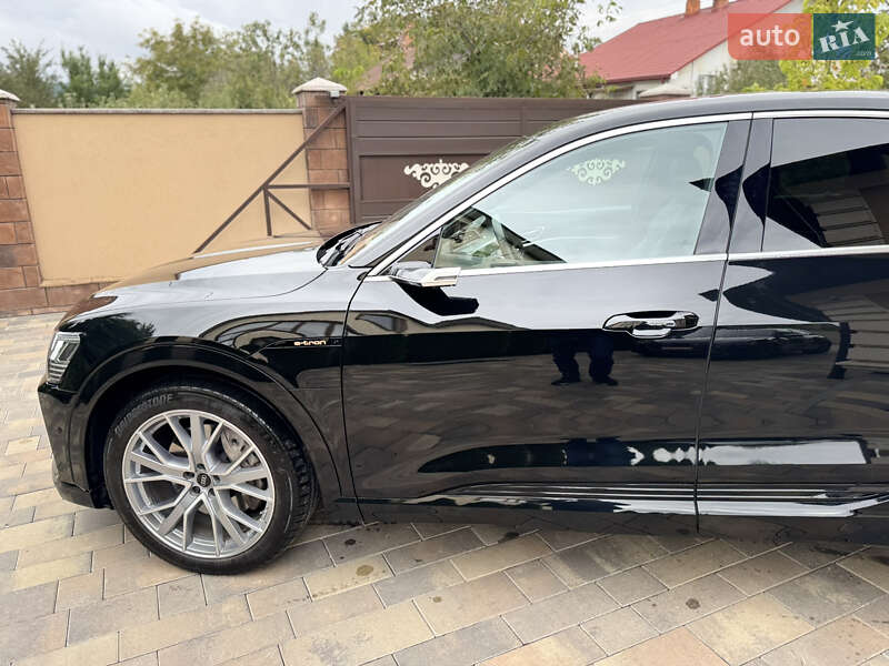 Позашляховик / Кросовер Audi e-tron Sportback 2023 в Чернівцях