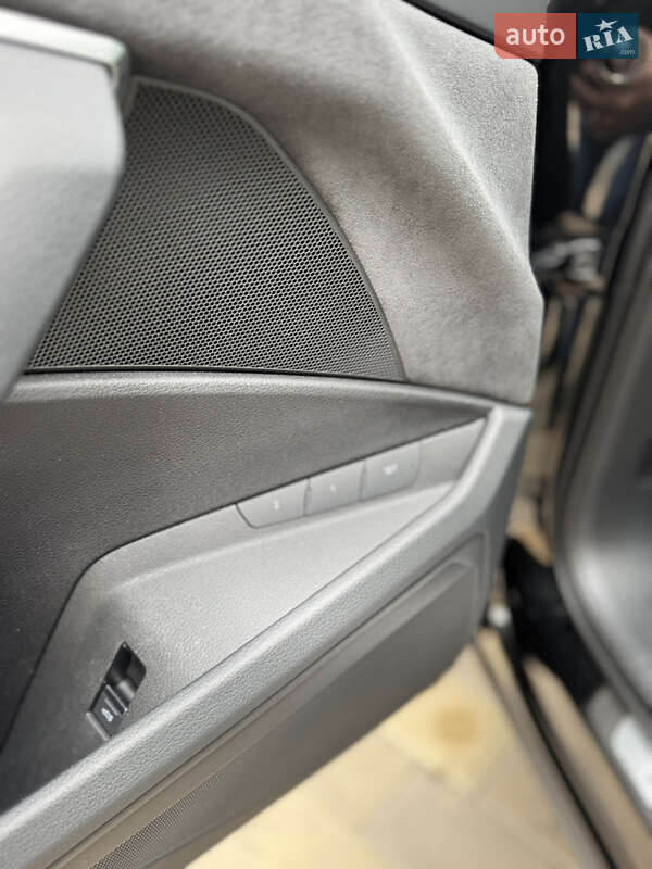 Позашляховик / Кросовер Audi e-tron Sportback 2023 в Чернівцях