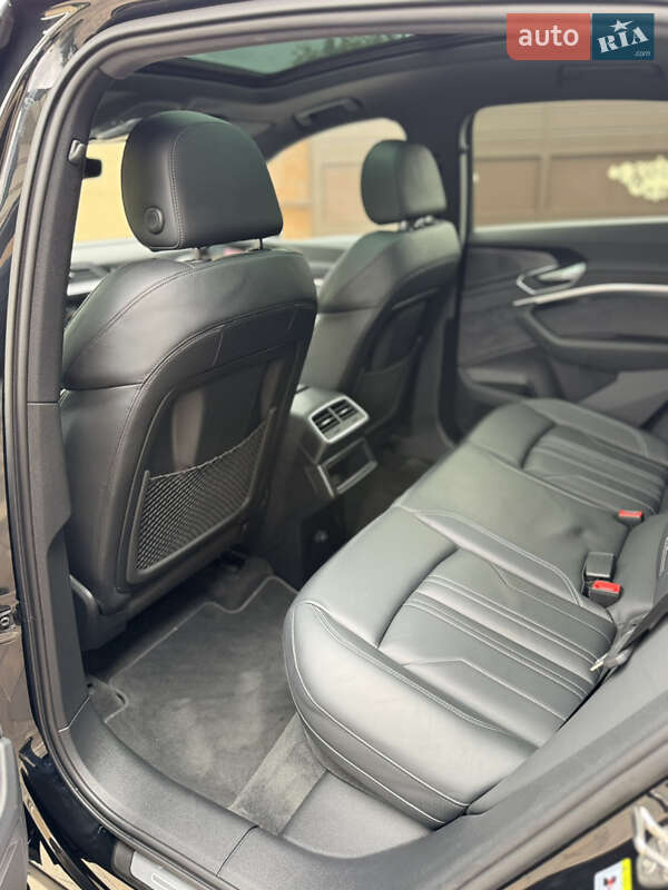 Позашляховик / Кросовер Audi e-tron Sportback 2023 в Чернівцях