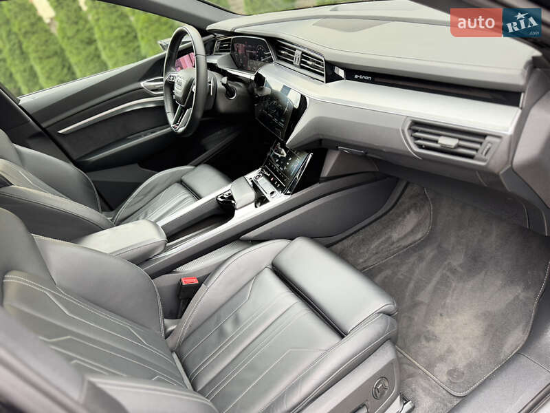 Позашляховик / Кросовер Audi e-tron Sportback 2023 в Чернівцях