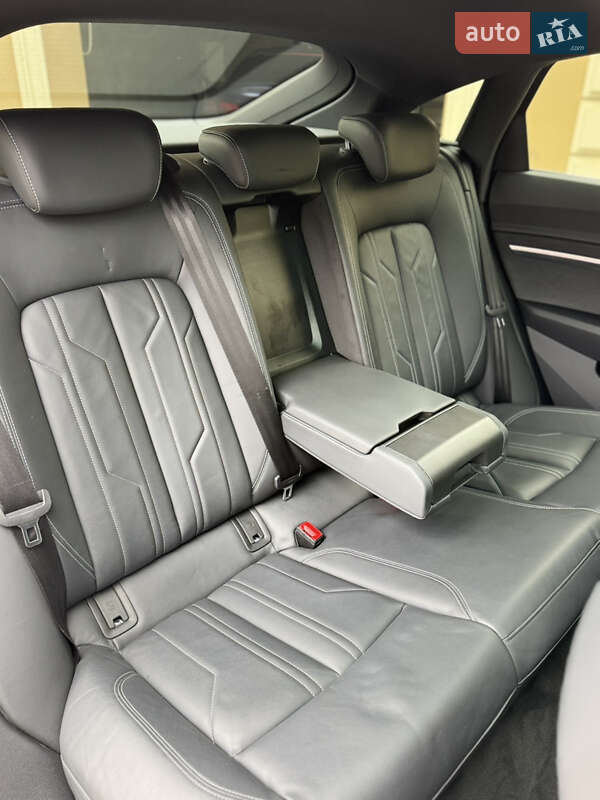 Позашляховик / Кросовер Audi e-tron Sportback 2023 в Чернівцях