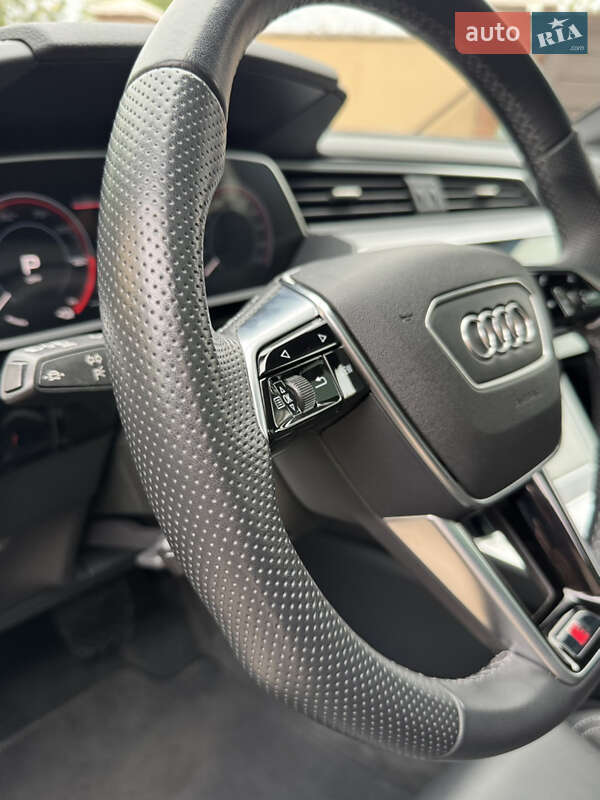 Позашляховик / Кросовер Audi e-tron Sportback 2023 в Чернівцях