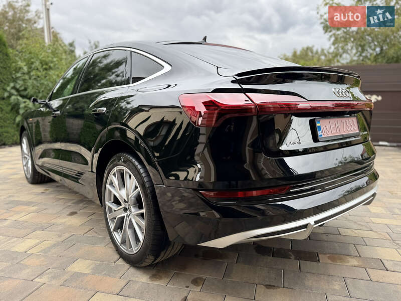 Позашляховик / Кросовер Audi e-tron Sportback 2023 в Чернівцях