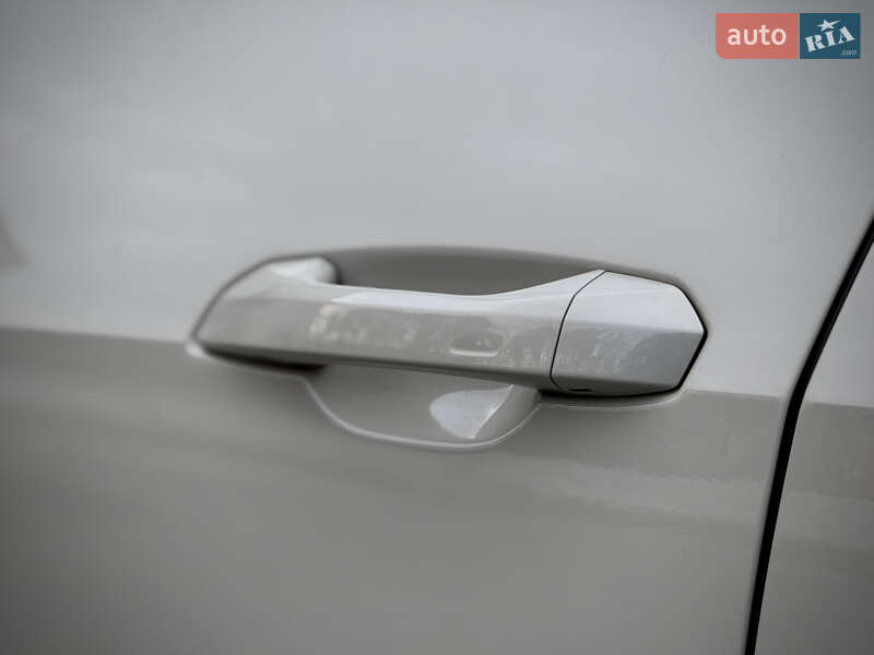 Позашляховик / Кросовер Audi e-tron Sportback 2021 в Луцьку