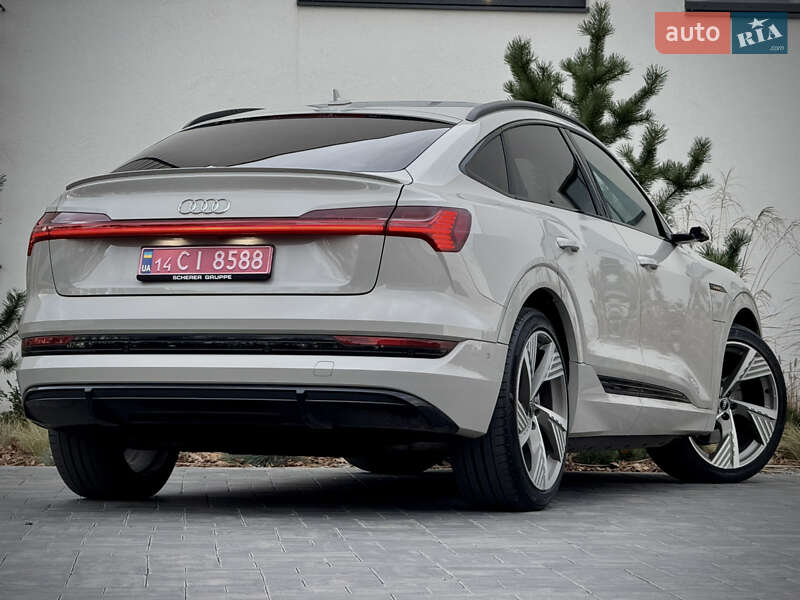 Позашляховик / Кросовер Audi e-tron Sportback 2021 в Луцьку