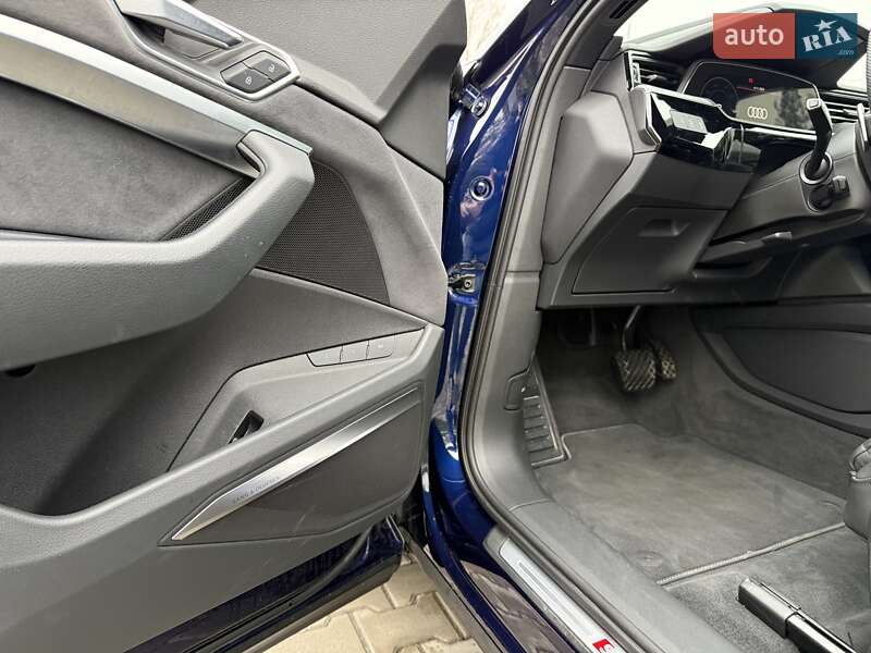 Позашляховик / Кросовер Audi e-tron Sportback 2022 в Києві фото 21 Позашляховик / Кросовер Audi e-tron Sportback 2022 в Києві