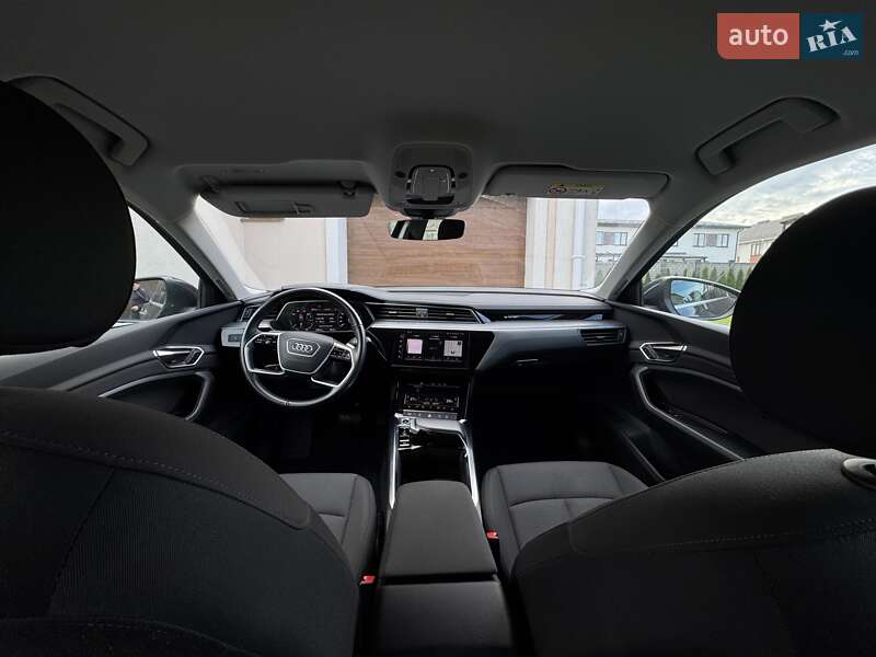 Внедорожник / Кроссовер Audi e-tron Sportback 2023 в Ровно