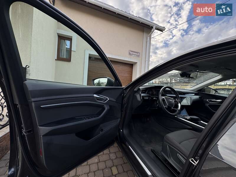 Внедорожник / Кроссовер Audi e-tron Sportback 2023 в Ровно