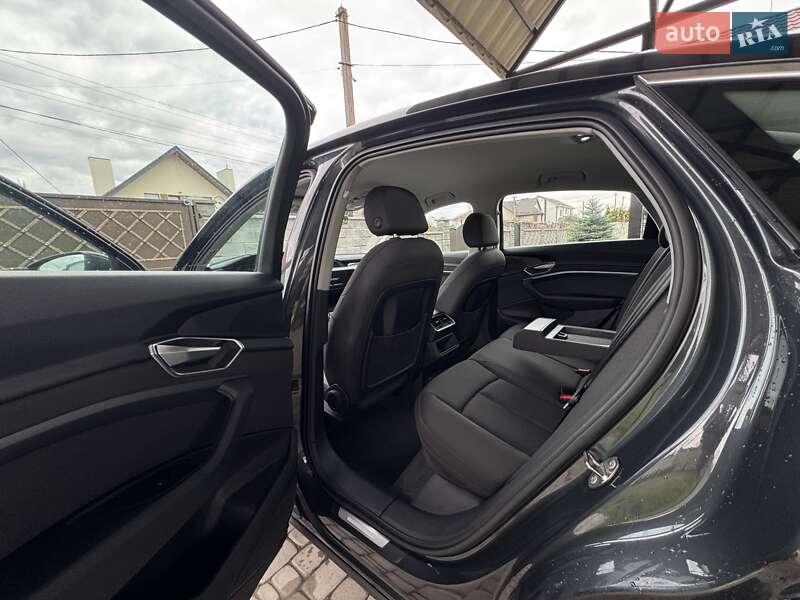 Внедорожник / Кроссовер Audi e-tron Sportback 2023 в Ровно