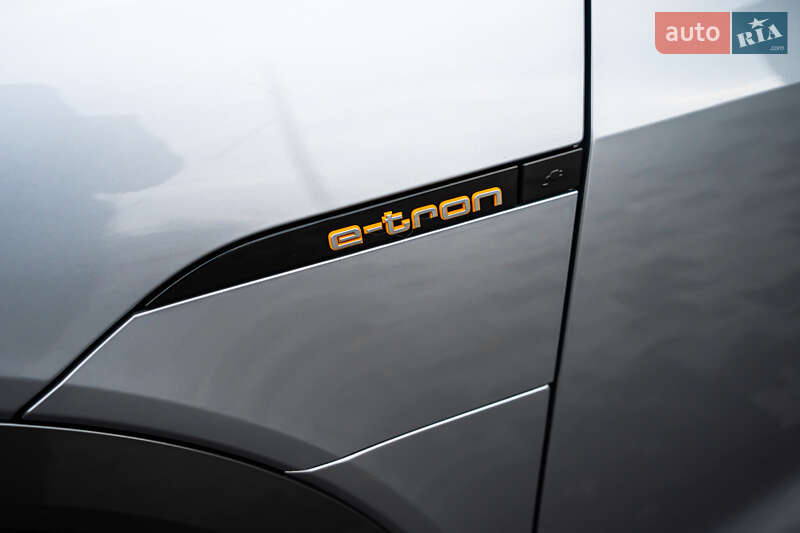 Позашляховик / Кросовер Audi e-tron Sportback 2020 в Луцьку