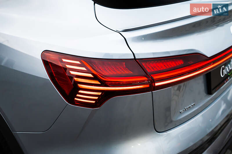 Позашляховик / Кросовер Audi e-tron Sportback 2020 в Луцьку