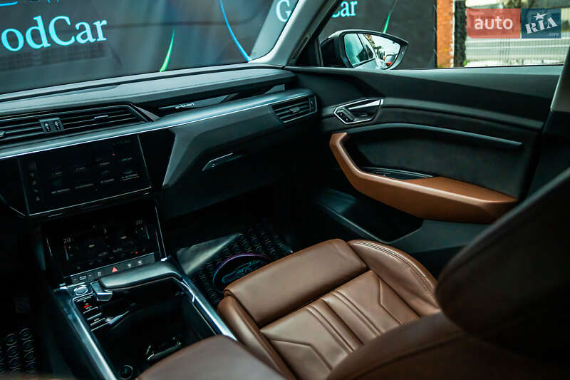 Позашляховик / Кросовер Audi e-tron Sportback 2020 в Луцьку