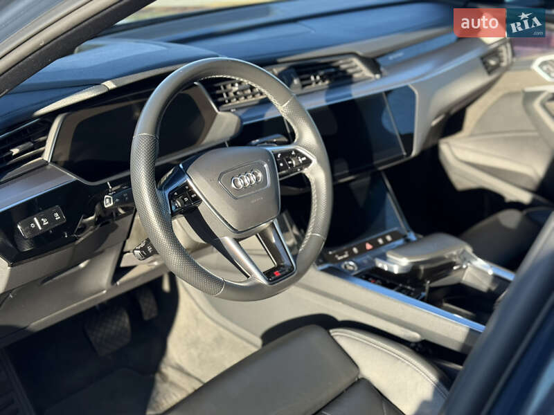 Позашляховик / Кросовер Audi e-tron Sportback 2021 в Стрию фото 29 Позашляховик / Кросовер Audi e-tron Sportback 2021 в Стрию