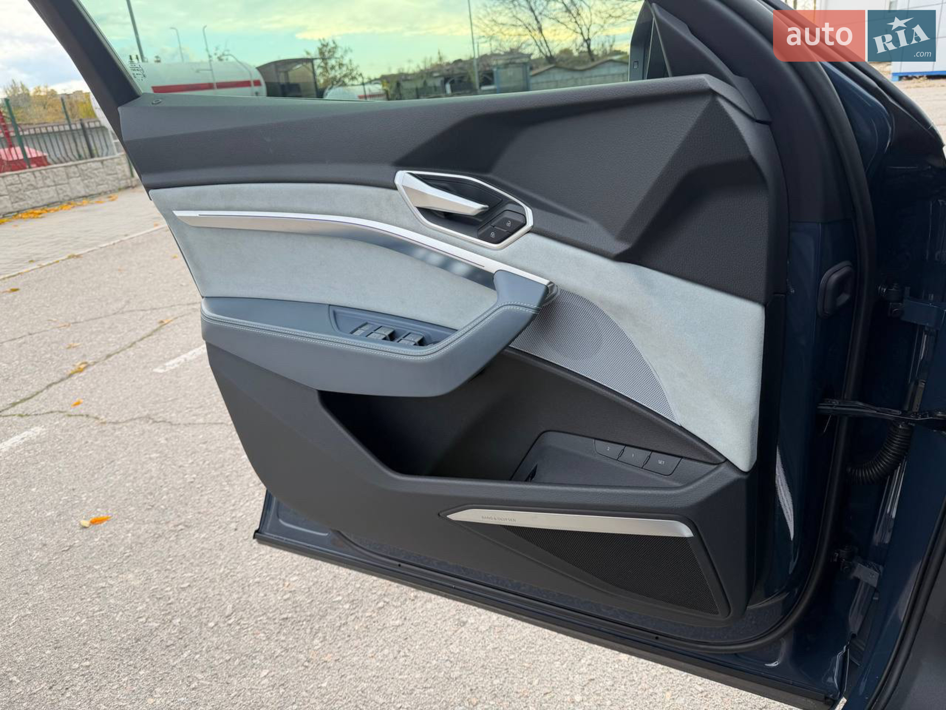 2020 Audi e-tron Sportback - мініатюра 36